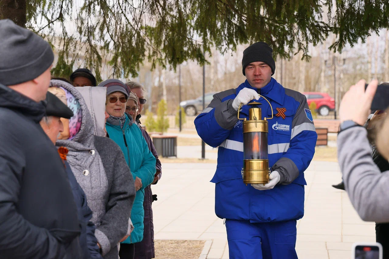 Газовик с частицей пламени.jpg
